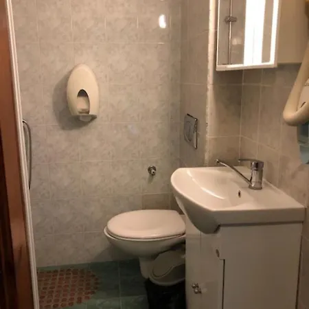 Maxim - Free Parking Гостьовий будинок Варна