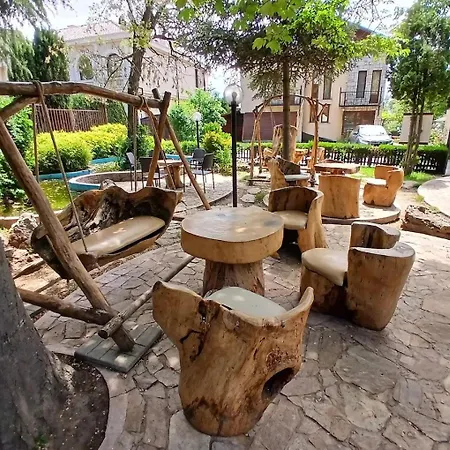 Maxim Guest house